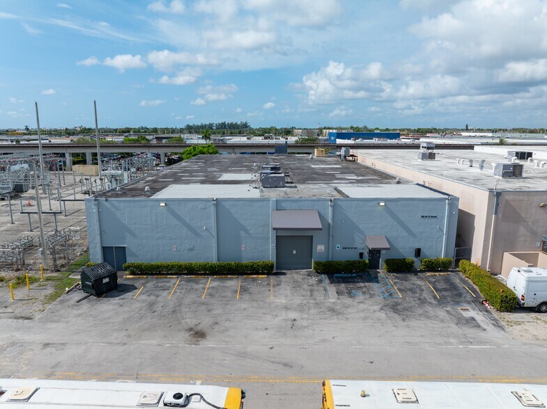 More Photos Of 601 W 20th St, Hialeah Warehouse For Sale