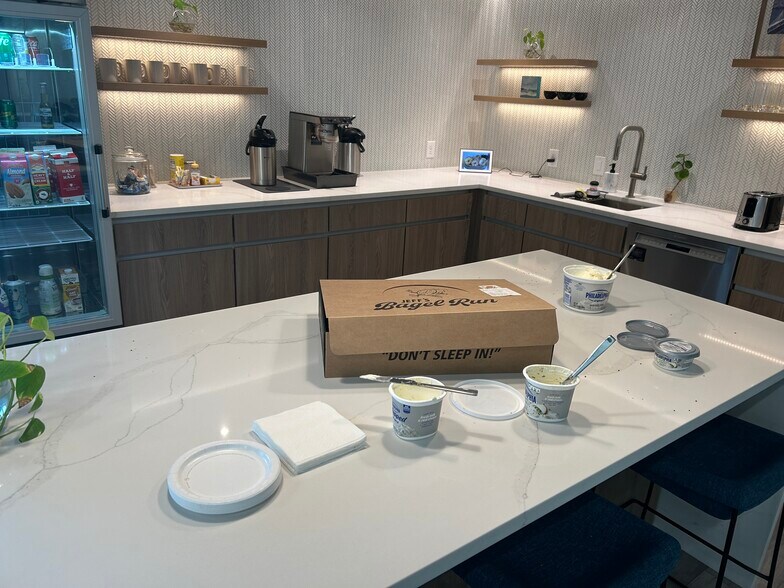 More Photos Of 320 Wingo Way, Mount Pleasant Coworking Space