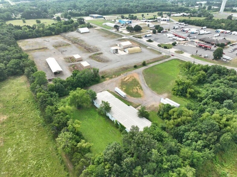 More Photos Of 40 Bradley Cove rd, Russellville Flex For Sale