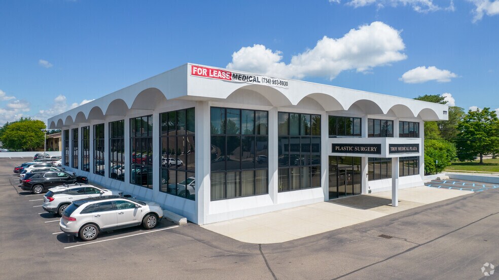 More Photos Of 1777 Axtell Dr, Troy Medical For Lease