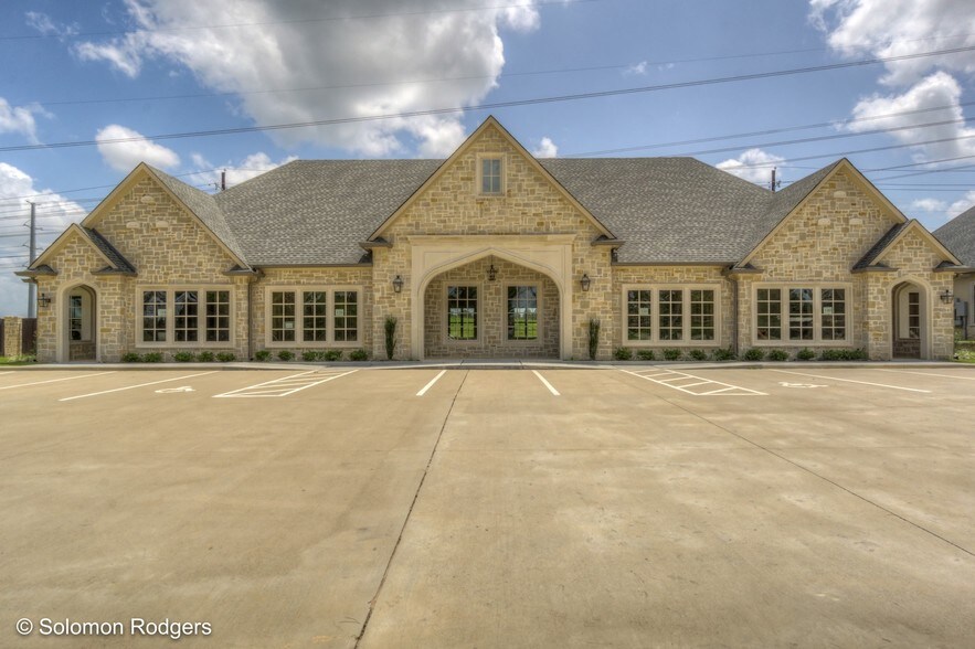 More Photos Of 6115 New Copeland Rd, Tyler Medical For Sale