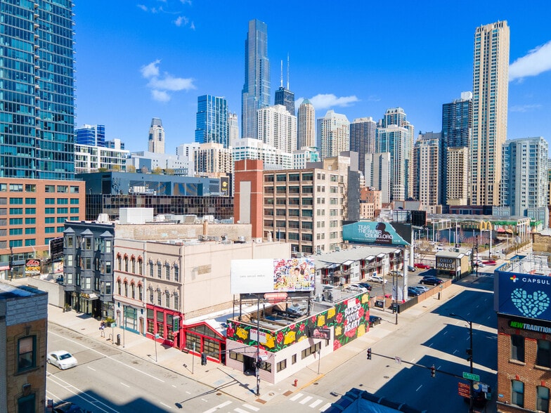 More Photos Of 601 N Wells St, Chicago Freestanding For Lease