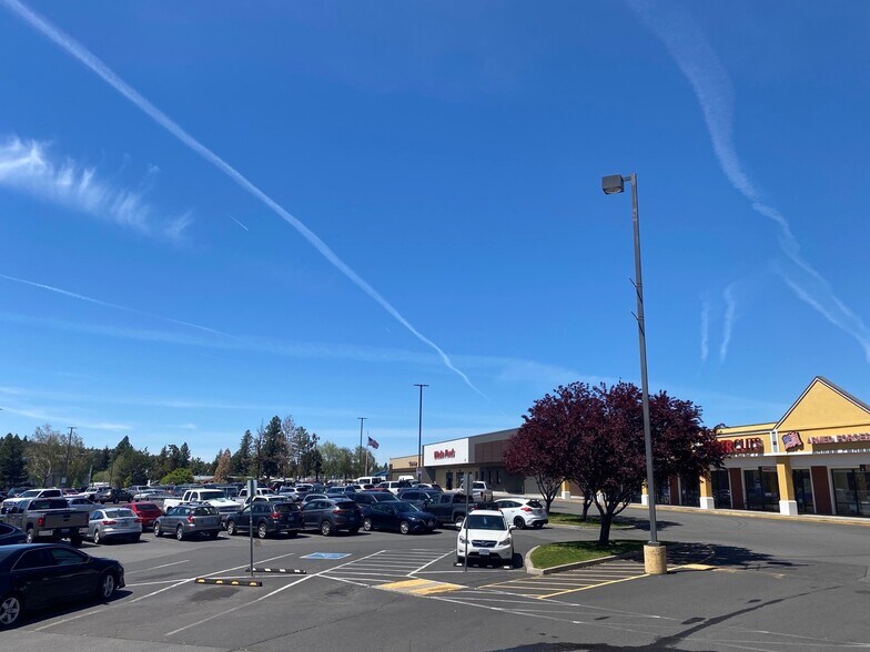 More Photos Of 150 NE Bend River Mall Dr, Bend Unknown For Lease