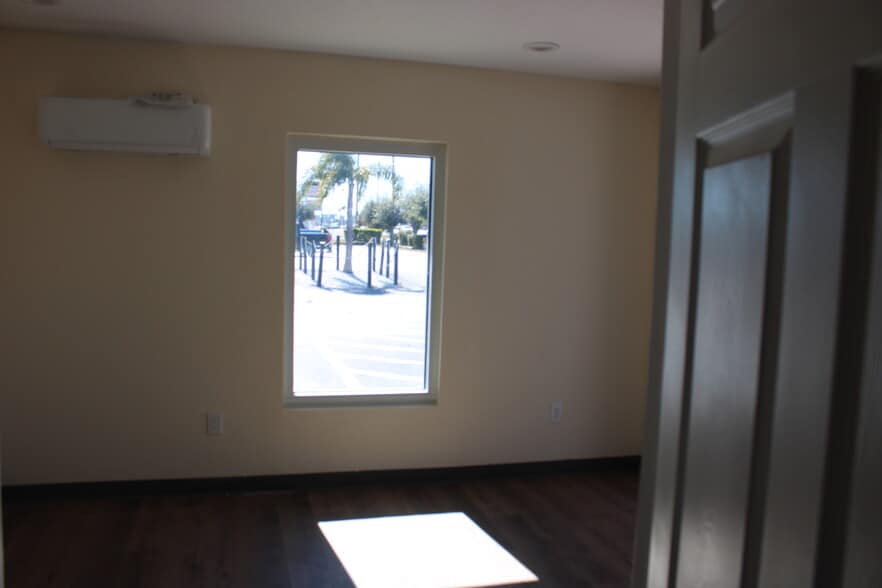 More Photos Of 1518 US Highway 19, Holiday Office For Lease