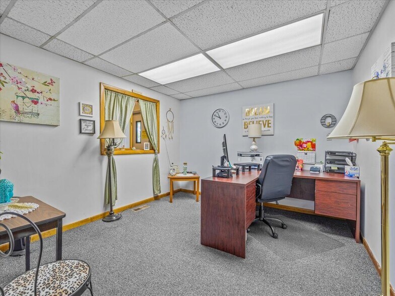 More Photos Of 200 W Town St, Norwich Office For Sale