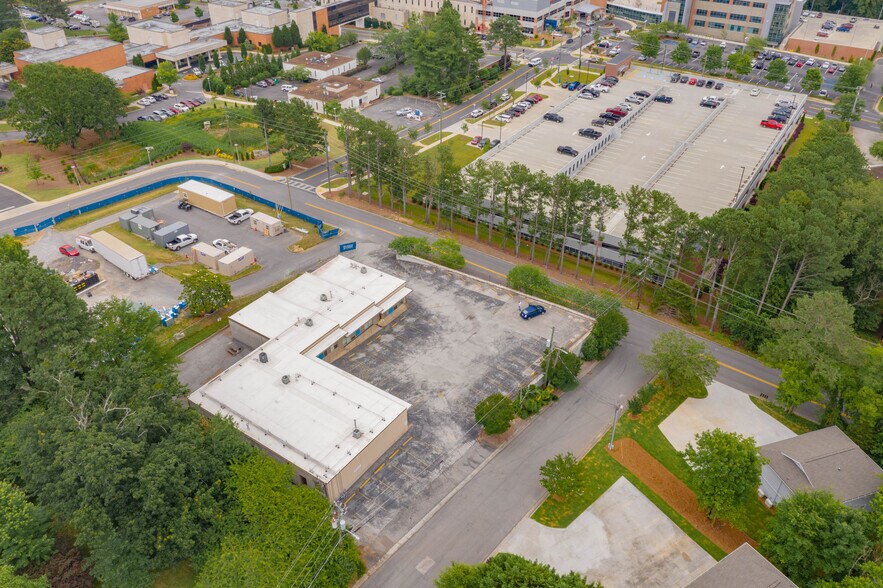 More Photos Of 1401 Applewood Dr, Dalton Medical For Lease