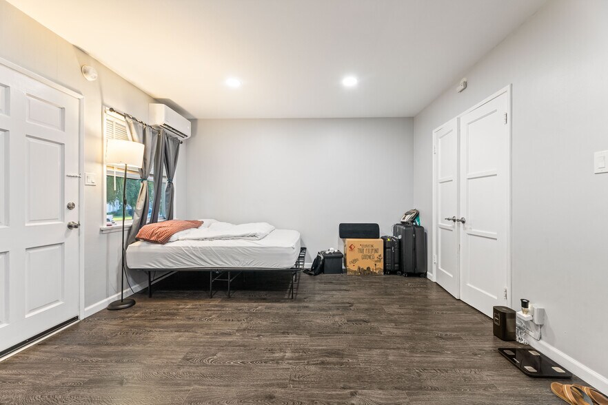 More Photos Of 1717 E Chevy Chase Dr, Glendale Multifamily For Sale