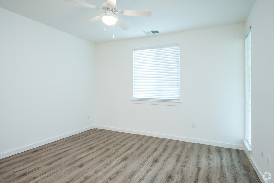 More Photos Of 6800 White Horse Rd, Greenville Apartments For Sale