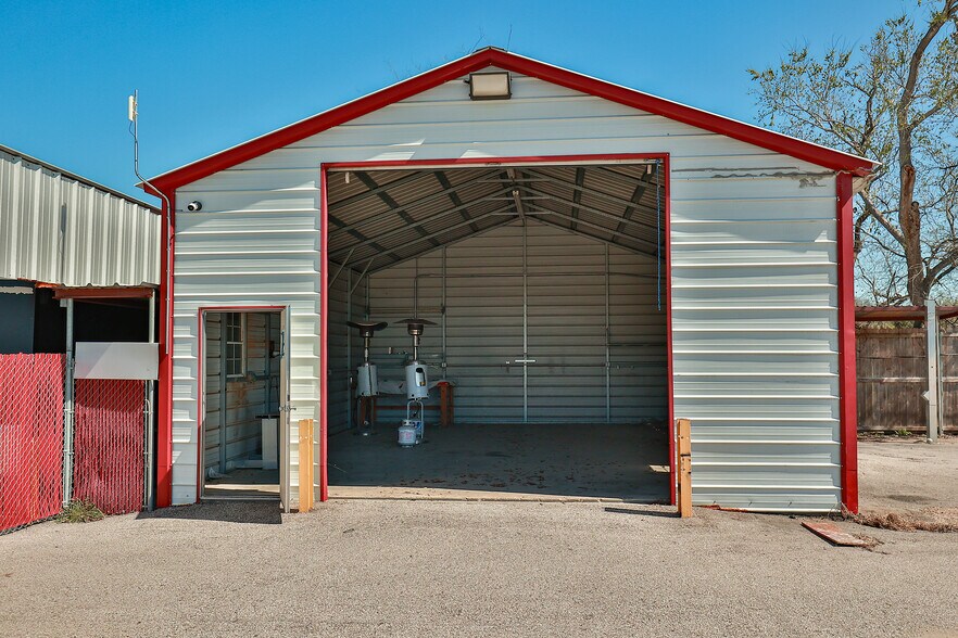 More Photos Of 4828 Holly Ave, Pasadena Truck Terminal For Sale