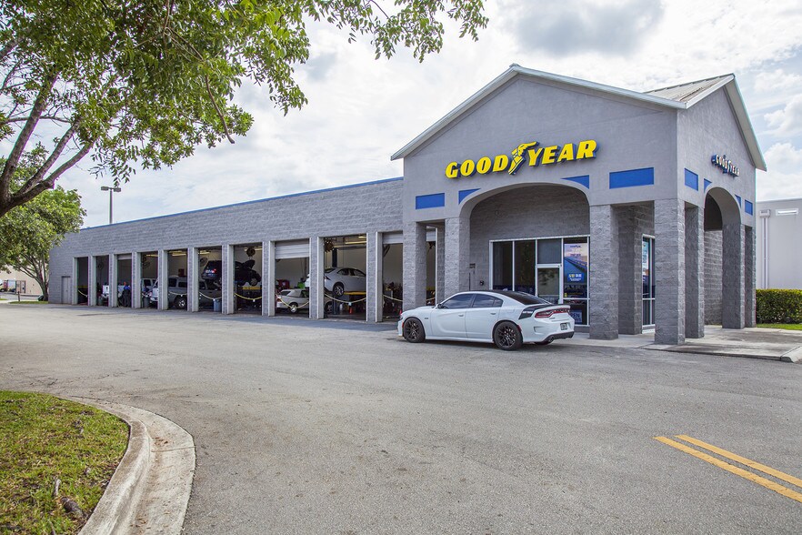 Primary Photo Of 8301 Pines Blvd, Pembroke Pines Auto Repair For Sale