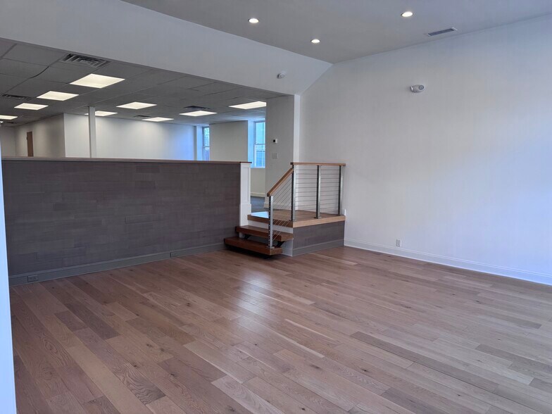 More Photos Of 133 E Putnam Ave, Cos Cob Office For Lease