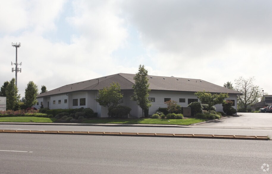 More Photos Of 11019 Canyon Rd, Puyallup Office For Lease