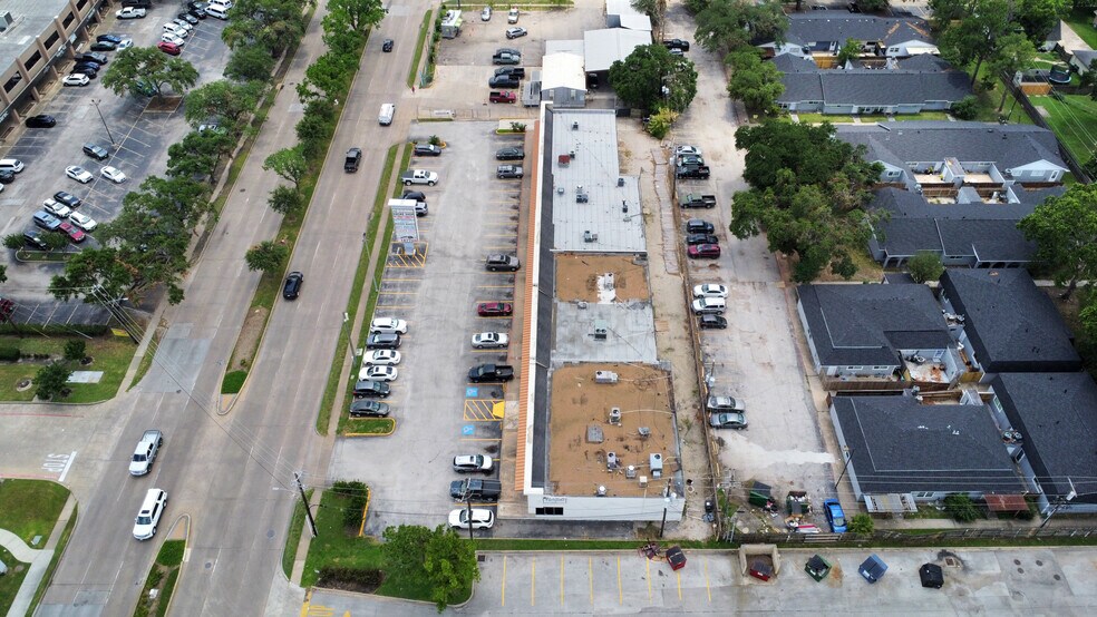 More Photos Of 2635 Gessner, Houston Unknown For Lease