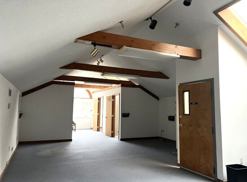 More Photos Of 750 Straits Tpke, Middlebury Unknown For Lease