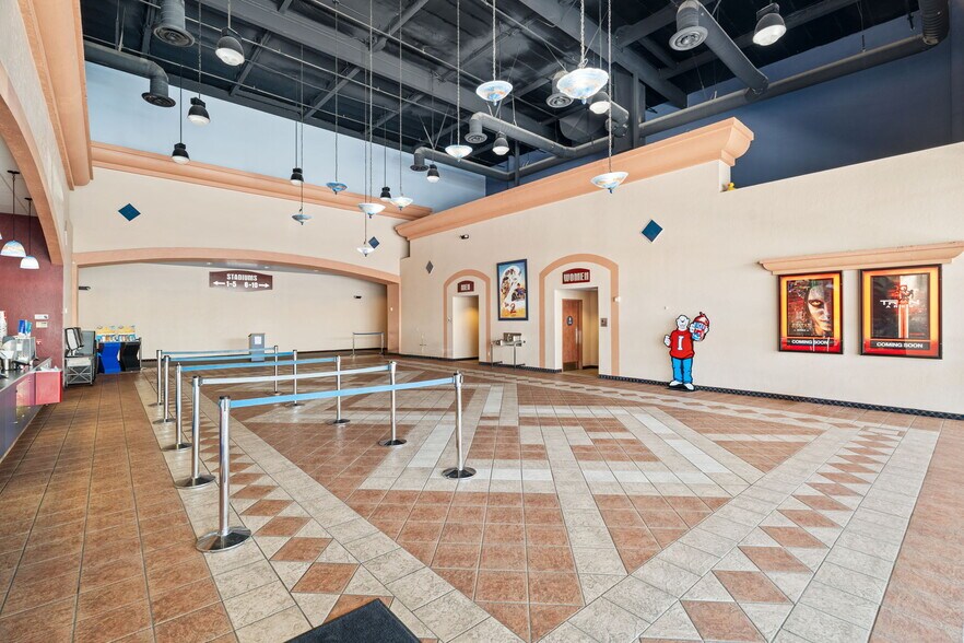 More Photos Of 400 Follett St, Lemoore Freestanding For Sale