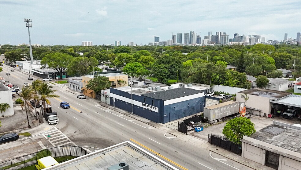 More Photos Of 530 NW 54th St, Miami Office For Sale