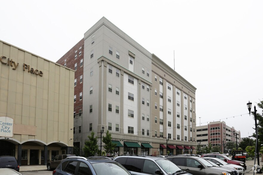 More Photos Of 211 S Michigan St, South Bend Apartments For Lease