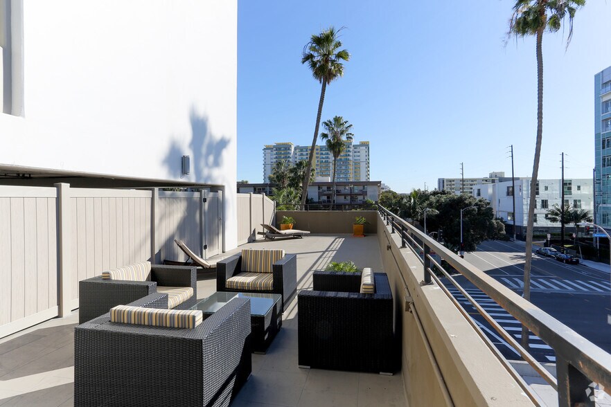 More Photos Of 415-425 Washington Blvd, Marina Del Rey Apartments For Lease