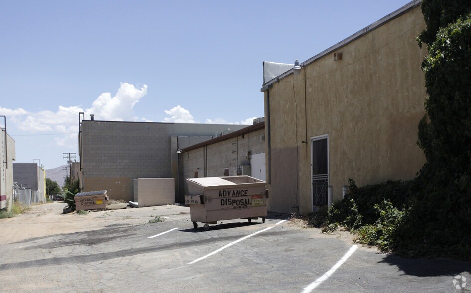 More Photos Of 16138-16142 Main St, Hesperia Freestanding For Lease