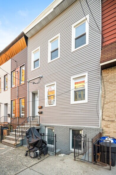 More Photos Of 135-137 Griffith St, Jersey City Storefront Retail Residential For Sale