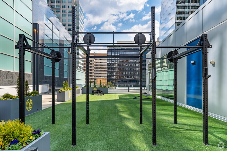 More Photos Of 1700 N Moore St, Arlington Office For Lease