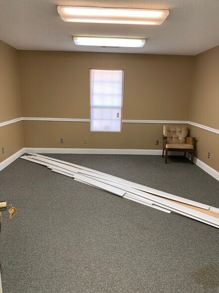 More Photos Of 1239 Russell Pkwy, Warner Robins Office For Sale