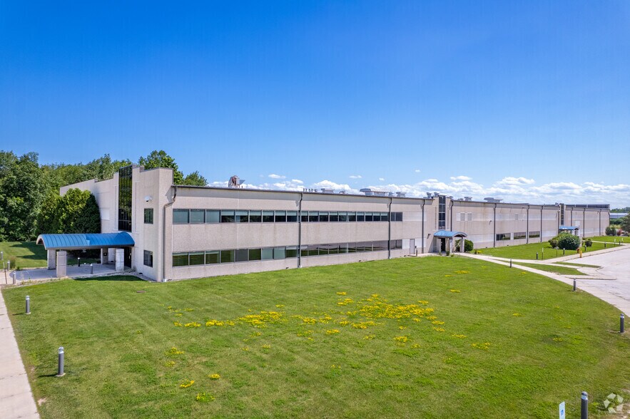 More Photos Of 1555 Glory Rd, Green Bay Manufacturing For Lease