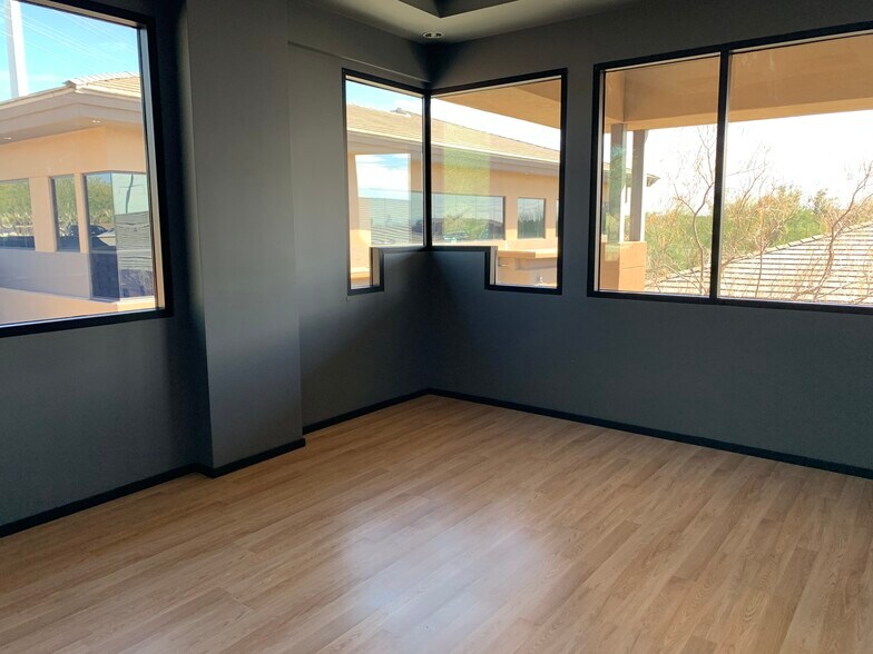 More Photos Of 10643 N Frank Lloyd Wright Blvd, Scottsdale Office For Sale