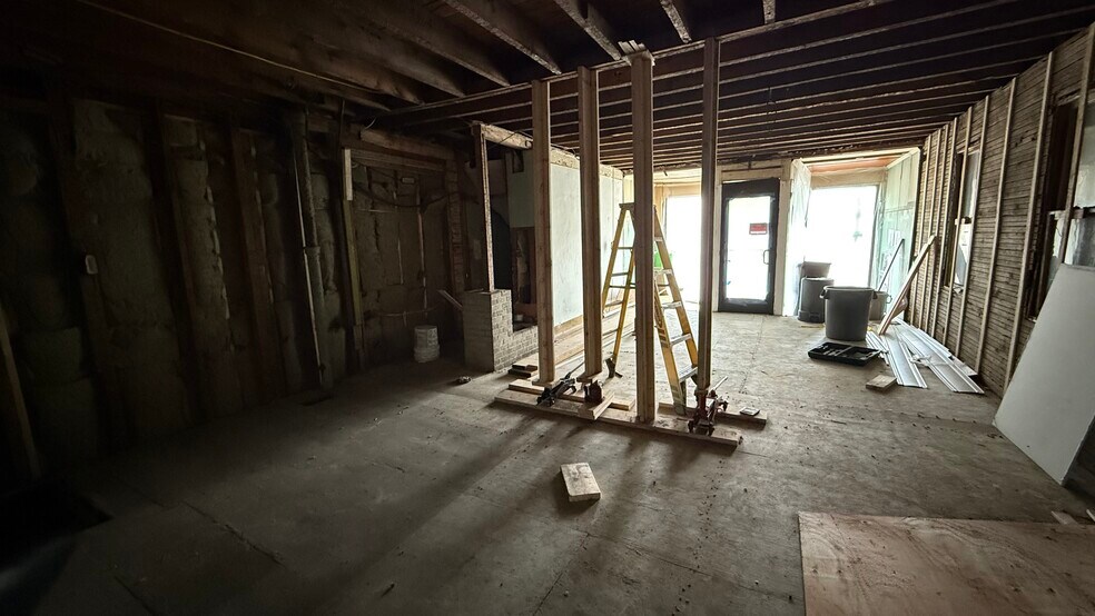 More Photos Of 39 Belvidere St, Nazareth Storefront Retail Residential For Lease