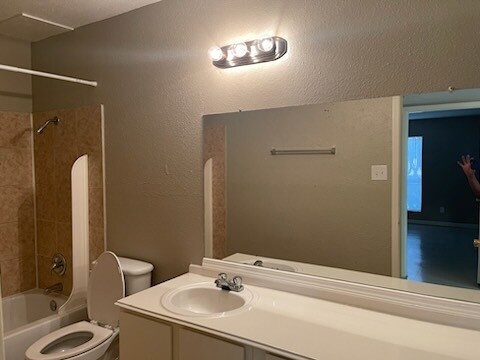 More Photos Of 2200 Cypress Landing Dr, Houston Apartments For Sale