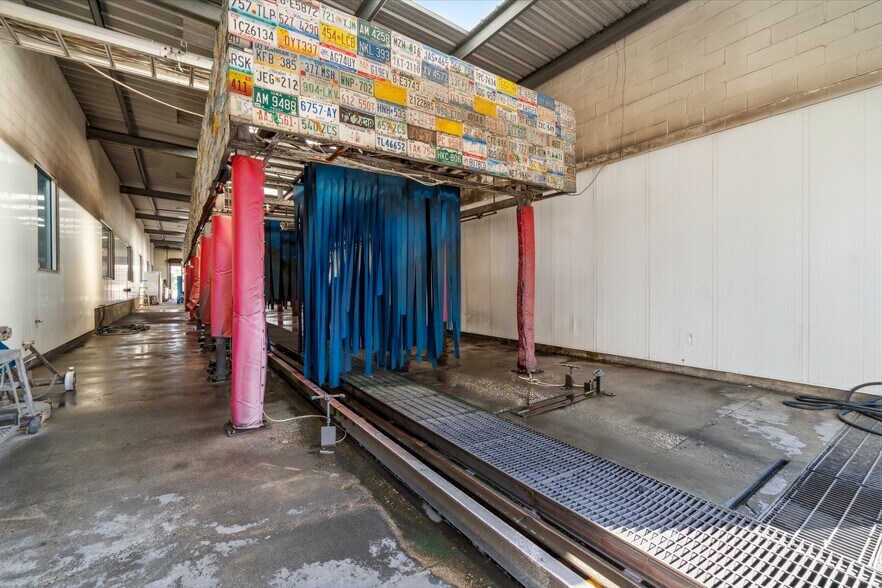 More Photos Of 3211 Fm-1960 Rd, Houston Carwash For Sale