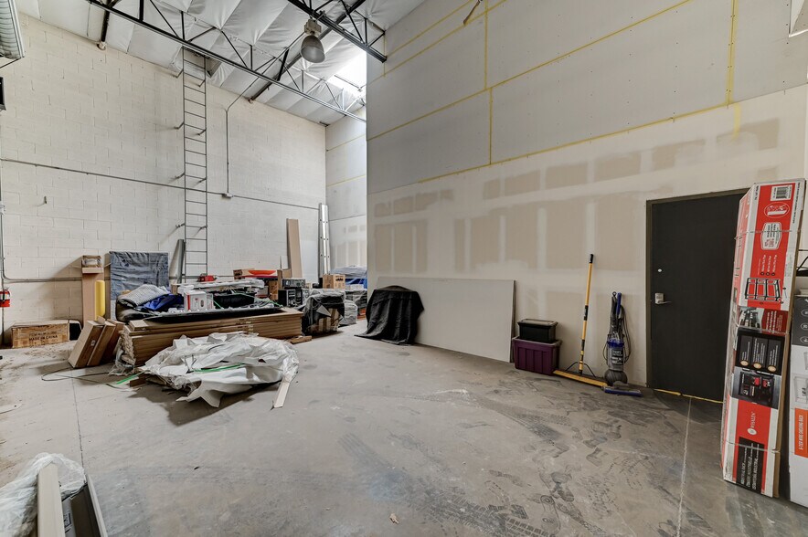 More Photos Of 545 W Sunset Rd, Henderson Flex For Sale