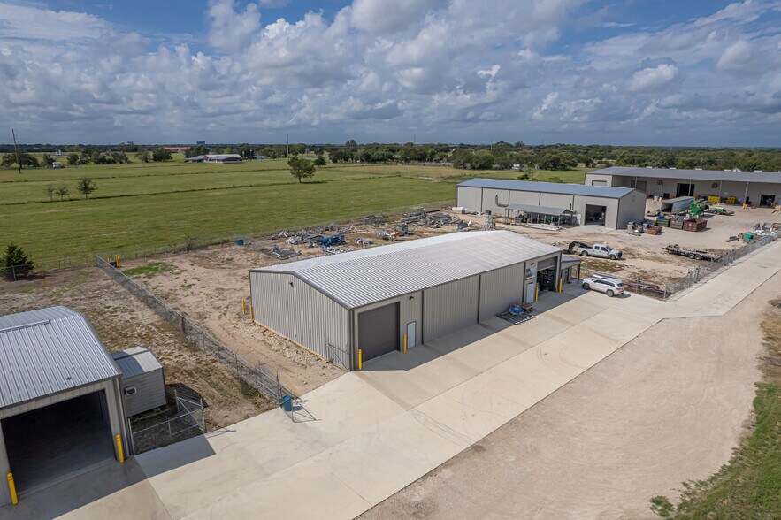 More Photos Of 7502 E State Highway 21, Bryan Warehouse For Lease