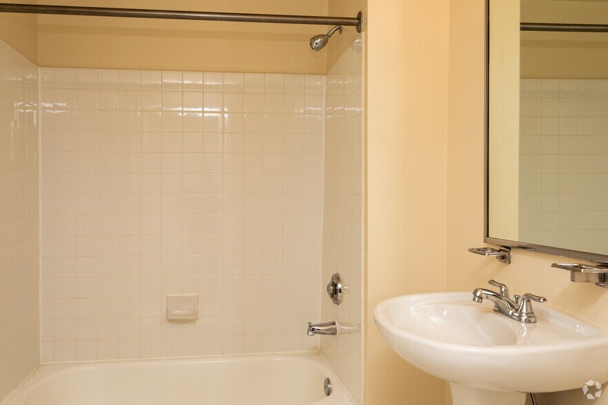 More Photos Of 1-49 N Howard St, Baltimore Unknown For Lease