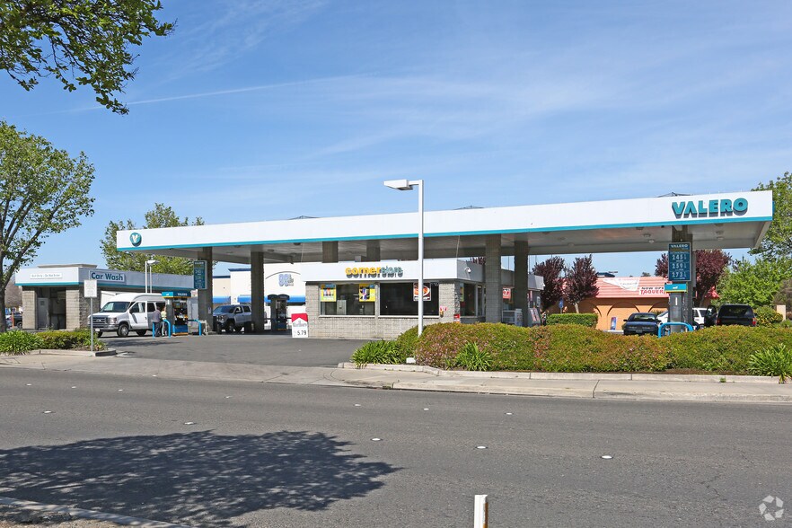 Primary Photo Of 1107 W Olive Ave, Merced Service Station For Lease