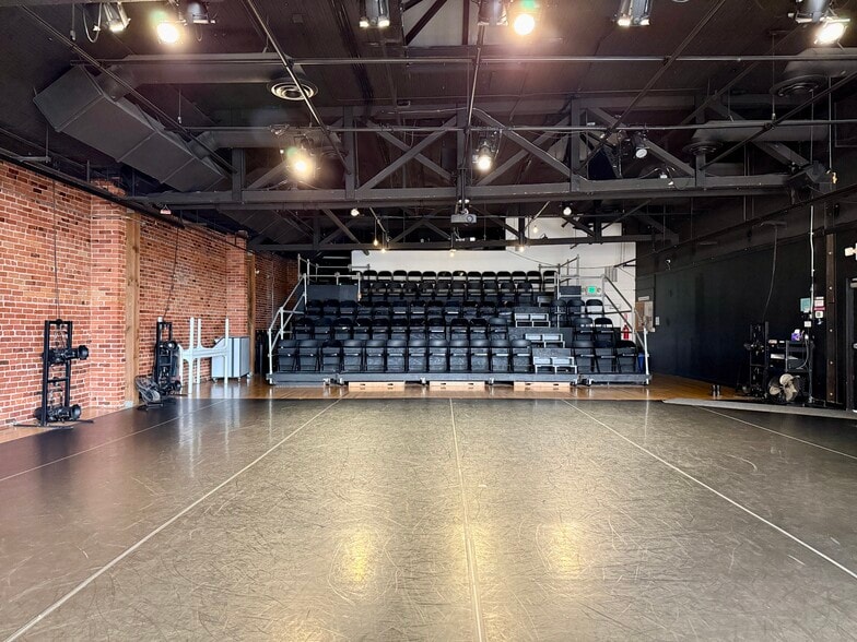 More Photos Of 1621 12th Ave, Seattle Storefront For Lease