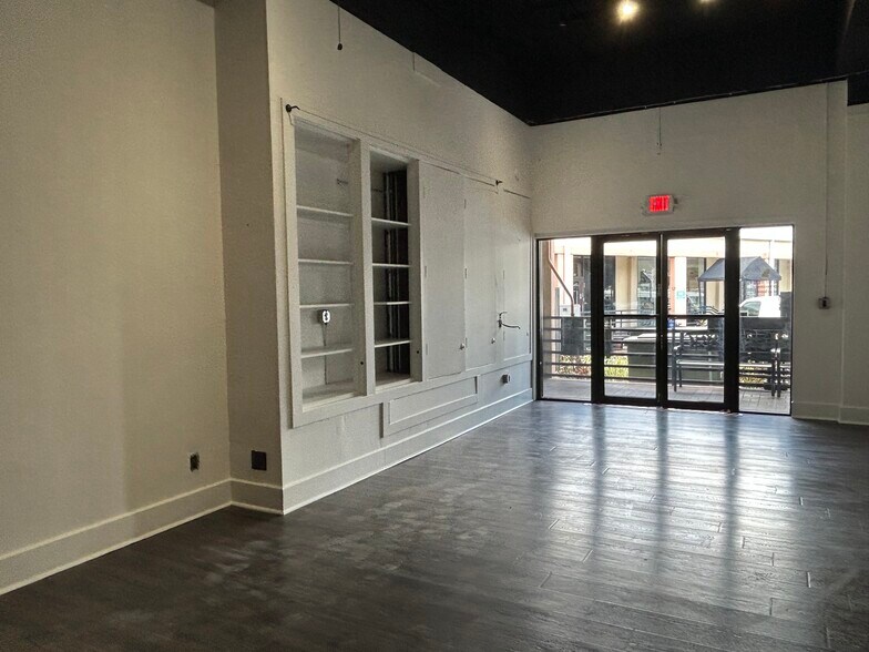 More Photos Of 3215-3217 S Macdill, Tampa Unknown For Lease