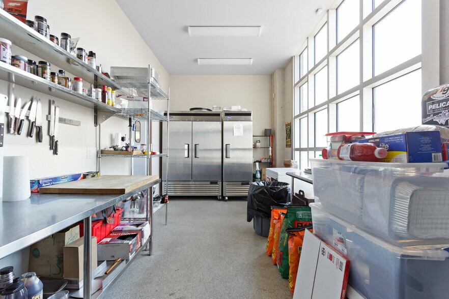 More Photos Of 5599 S Rio Grande St, Littleton General Retail For Sale