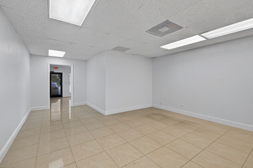 More Photos Of 1750 E Commercial Blvd, Fort Lauderdale Storefront For Lease