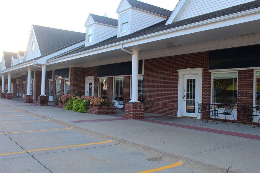 More Photos Of 3520 Village Dr, Lincoln Freestanding For Lease