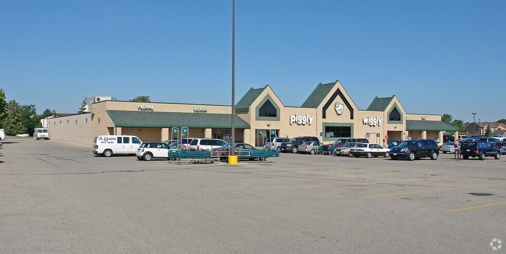 Primary Photo Of 5600 Spring St, Racine Supermarket For Sale