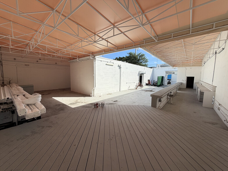 More Photos Of 345 NW 24th St, Miami Storefront Retail Office For Lease