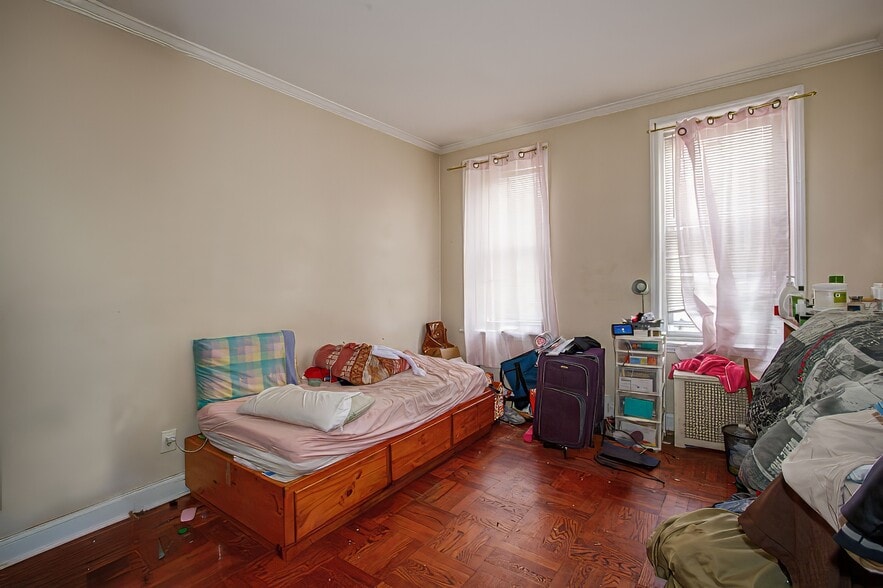 More Photos Of 185 E 59th St, Brooklyn Multifamily For Sale