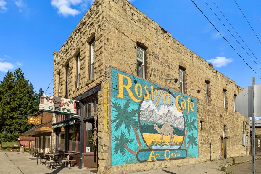 Primary Photo Of 201 W Pennsylvania Ave, Roslyn Restaurant For Sale