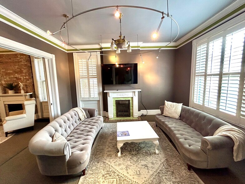 More Photos Of 1808 S 9th St, Saint Louis Freestanding For Sale
