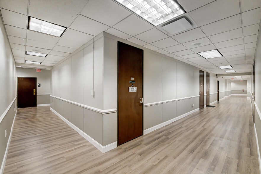 More Photos Of 9635 Southern Pine Blvd, Charlotte Coworking Space