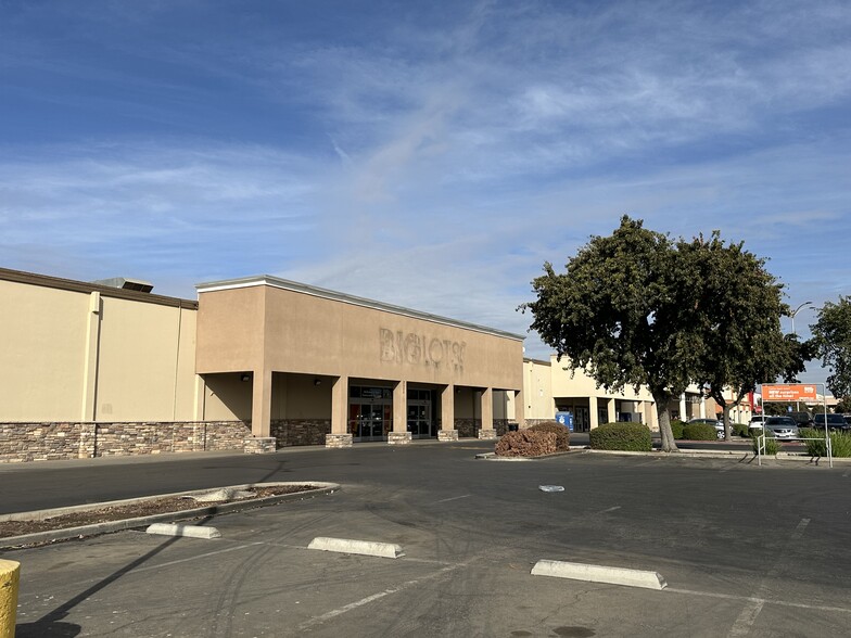 Primary Photo Of 2525 S Mooney Blvd, Visalia Freestanding For Lease