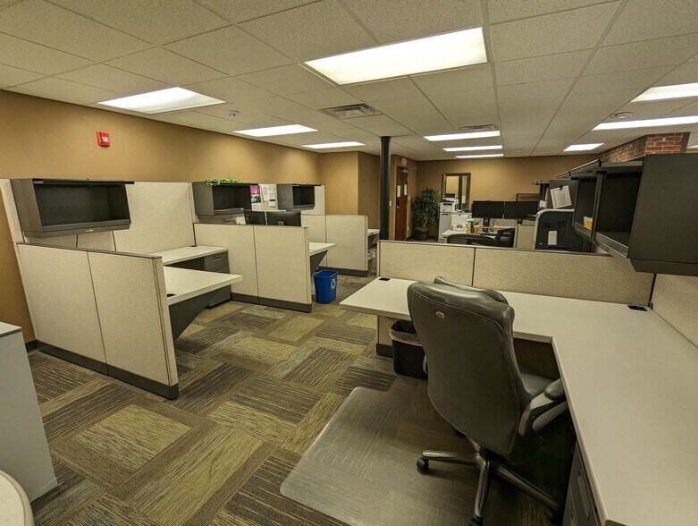 More Photos Of 222 W Main St, Belleville Medical For Sale