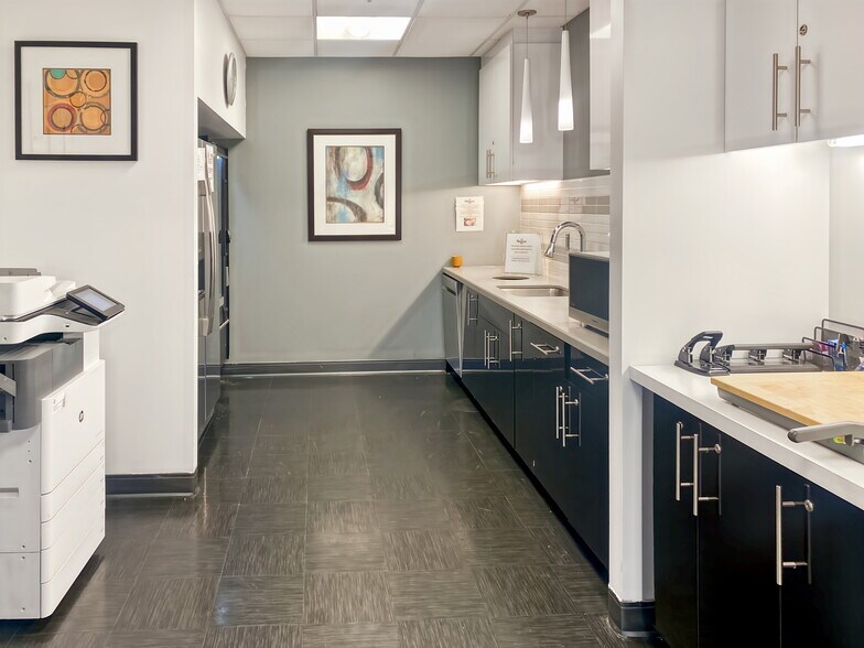 More Photos Of 2820 Boul Laurier, Québec Coworking Space