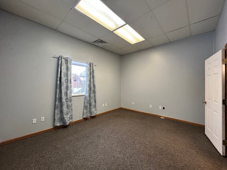 More Photos Of 3234 S Westnedge Ave, Kalamazoo Medical For Sale